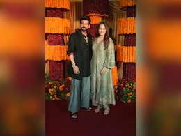 Sonakshi Sinha And Zaheer Iqbal's Diwali Chic Ethnic Streak Continues To Impress Sonakshi Sinha And Zaheer Iqbal's Diwali Chic Ethnic Streak Continues To Impress
