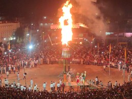 राजस्थान में दशहरा की धूम, रावण दहन को देखने के लिए जुटी भीड़, देखें तस्वीरें