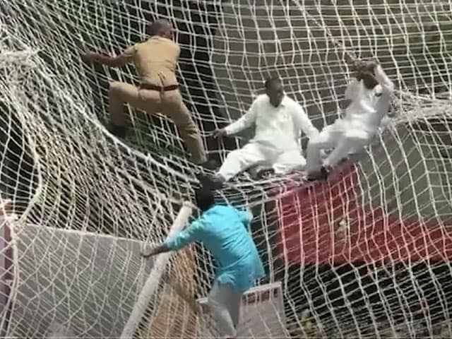 Maharashtra DY Speaker Jumps Off The Ministry Building Over Tribal Quota Issue