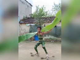 अजीबोगरीब कॉस्ट्यूम पहन पंछी बनूं उड़ती फिरूं गाने पर लड़के ने किया ऐसा डांस, देख लोगों ने बताया उर्फी जावेद के लिए खतरा अजीबोगरीब कॉस्ट्यूम पहन पंछी बनूं उड़ती फिरूं गाने पर लड़के ने किया ऐसा डांस, देख लोगों ने बताया उर्फी जावेद के लिए खतरा