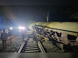 MP News: रतलाम में मालगाड़ी के डिब्बे पटरी से उतरे, दो हिस्सों में बंटी ट्रेन MP News: रतलाम में मालगाड़ी के डिब्बे पटरी से उतरे, दो हिस्सों में बंटी ट्रेन
