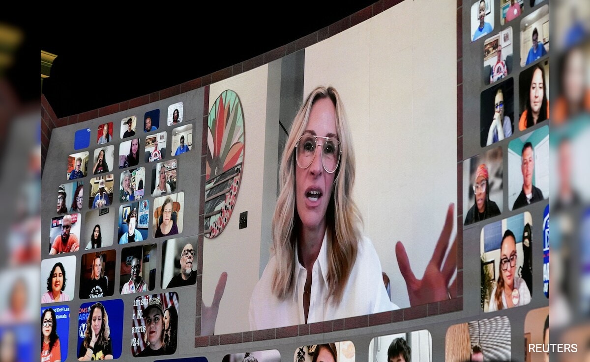 Jennifer Garner, Julia Roberts Hollywood Stars Support Kamala Harris