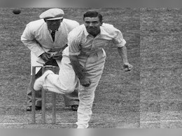 दुनिया का इकलौता गेंदबाज, जिसने एक ..दो ..तीन नहीं बल्कि 7 बार हैट्रिक लेकर रचा है इतिहास, आजतक नहीं टूट पाया महारिकॉर्ड