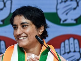 Yogeshwar Dutt's Dig At Wrestler-Turned-Politician Vinesh Phogat Over Haryana Government Benefits Yogeshwar Dutt's Dig At Wrestler-Turned-Politician Vinesh Phogat Over Haryana Government Benefits