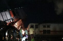 2 Trains Collide In Tamil Nadu, 12 Coaches Derailed, Passengers Injured 2 Trains Collide In Tamil Nadu, 12 Coaches Derailed, Passengers Injured
