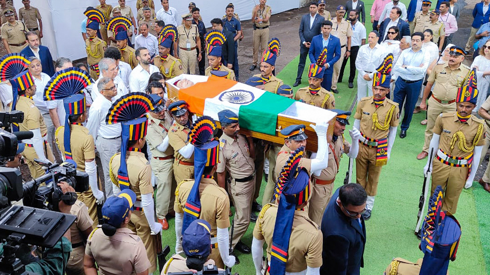 End Of An Era: India Loses Its 'Ratan'