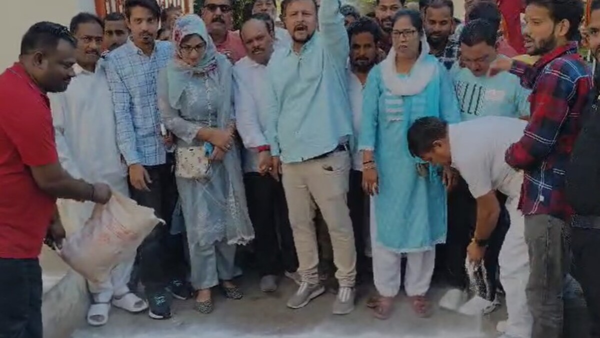 उपचुनाव से पहले बागियों की वापसी को लेकर कांग्रेस में रार, कार्यकर्ताओं