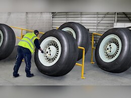 क्या आपको पता है कितने दिन चलता है प्लेन का टायर? प्लेन के टायर क्यों नहीं फटते?