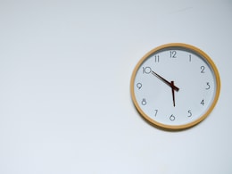 खूबसूरत Titan वॉल क्लॉक पर लिमिटेड-पीरियड डील्स, गिफ्टिंग के लिए भी है परफेक्ट चॉइस खूबसूरत Titan वॉल क्लॉक पर लिमिटेड-पीरियड डील्स, गिफ्टिंग के लिए भी है परफेक्ट चॉइस