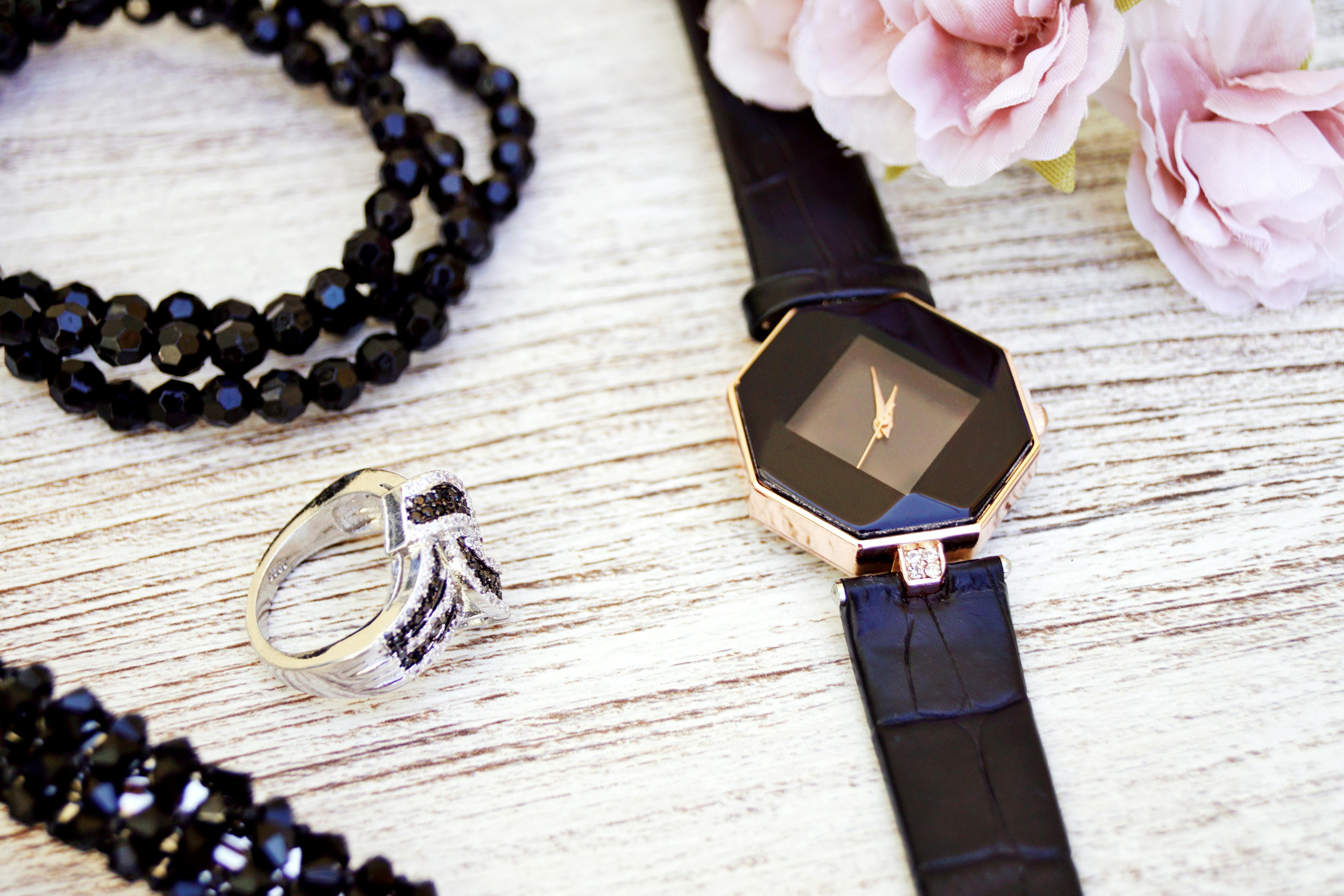 Best Deals On Coach Watches From Myntra