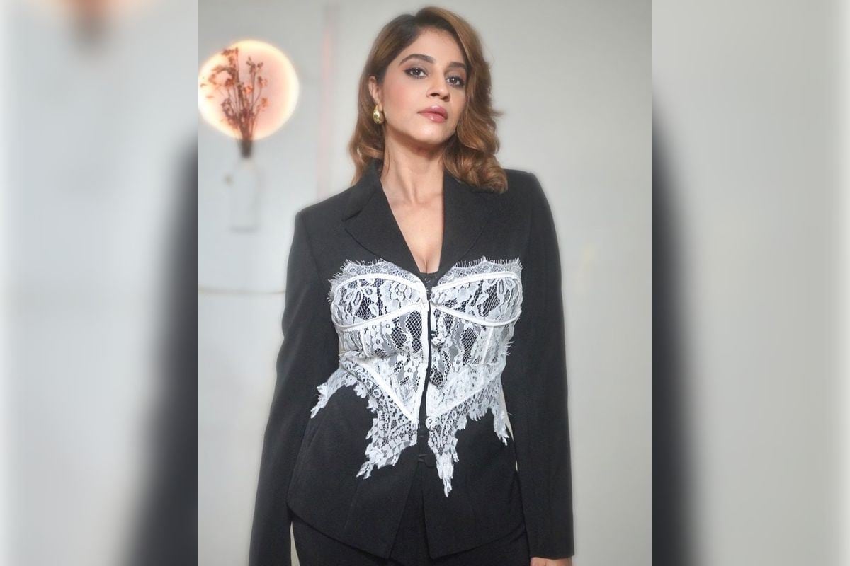 DIY Delight: Shweta Mahadik Recreates Alia Bhatt's Iconic Silver Breastplate DIY Delight: Shweta Mahadik Recreates Alia Bhatt's Iconic Silver Breastplate