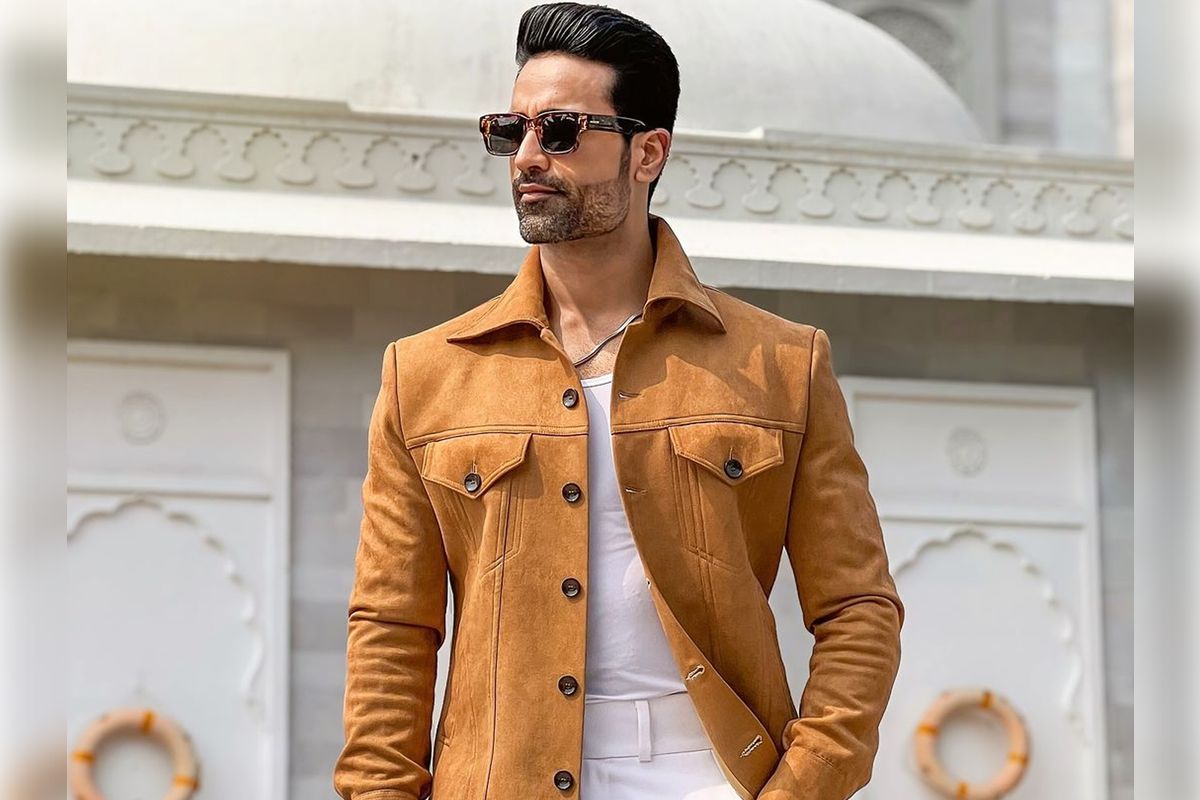 Jatin Khirbat Reveals 3 Must-Have Trouser Colors for Every Stylish Man Jatin Khirbat Reveals 3 Must-Have Trouser Colors for Every Stylish Man