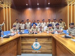 मध्य प्रदेश: पटाखा फैक्ट्री पर पुलिस का छापा, अनुमति से तीन गुना अधिक मिला बारूद का भंडार मध्य प्रदेश: पटाखा फैक्ट्री पर पुलिस का छापा, अनुमति से तीन गुना अधिक मिला बारूद का भंडार