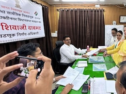 नवाब मलिकांना विरोध करणाऱ्या भाजपाला सना मलिक यांचं उत्तर, अर्ज भरल्यानंतर म्हणाल्या... नवाब मलिकांना विरोध करणाऱ्या भाजपाला सना मलिक यांचं उत्तर, अर्ज भरल्यानंतर म्हणाल्या...