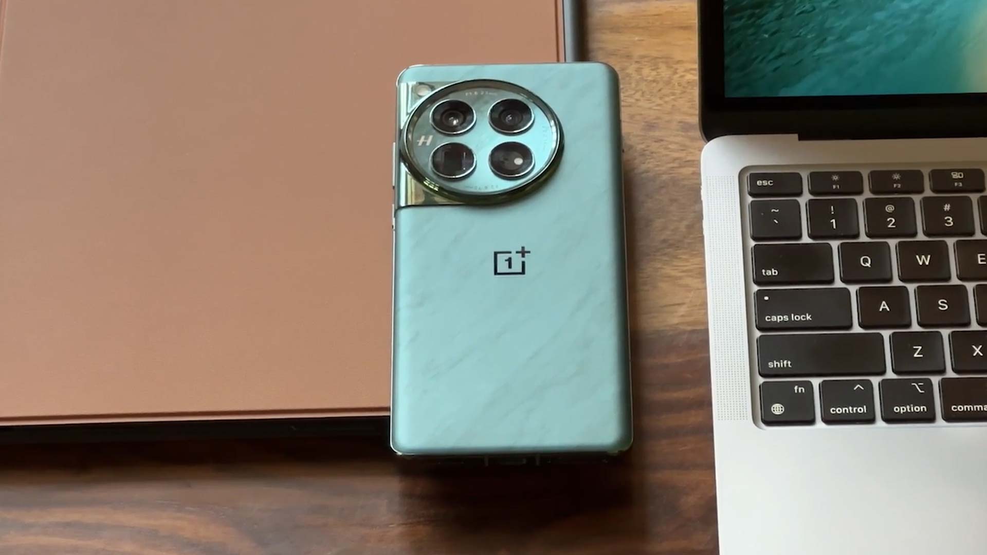 OnePlus 13 Leaks: First Ever Phone With Snapdragon 8 Gen 4 Chipset?