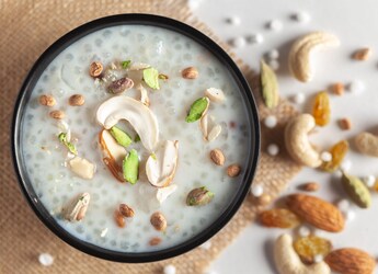 These 10-Minute Vegan Sweets Are Perfect For Your Navratri Fasting Menu These 10-Minute Vegan Sweets Are Perfect For Your Navratri Fasting Menu