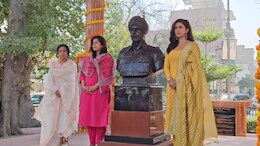 राजस्थान की हैं बॉलीवुड एक्ट्रेस निम्रत कौर, आर्मी में थे पिता, अब होमटाउन में लगी शहीद भूपेंद्र सिंह की प्रतिमा