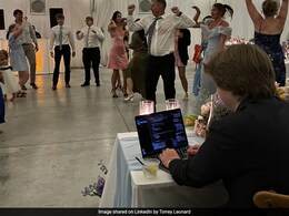 मंडप में दुल्हन करती रही इंतजार, लैपटॉप पर काम करता दिखा दूल्हा, लोग बोले- ये शादी नहीं टिकेगी