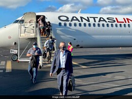 Australia PM Called Ex Qantas Boss For Free Flight Upgrades? He Responds Australia PM Called Ex Qantas Boss For Free Flight Upgrades? He Responds