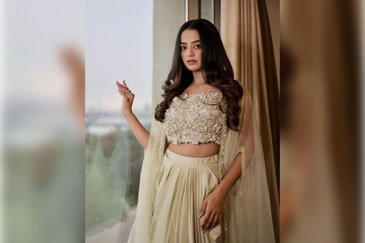 Helly Shah on her Navratri Fashion: "I Don't Like To Go Overboard While Dressing Up..."