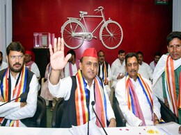 BJP सांसद की दावत में मटन ग्रेवी से पीस थे गायब, चले लात-घूंसे; अखिलेश ने ली चुटकी BJP सांसद की दावत में मटन ग्रेवी से पीस थे गायब, चले लात-घूंसे; अखिलेश ने ली चुटकी