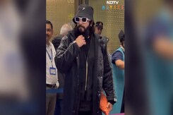 Ranveer Singh Spotted At Airport In An All-Black Look Ranveer Singh Spotted At Airport In An All-Black Look