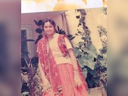 इस बच्ची के जन्म पर उदास हो गई थी मां, बेटी को समझते थे घरवाले बोझ, बॉलीवुड में आते ही बनी सुपरस्टार...पहचाना क्या? इस बच्ची के जन्म पर उदास हो गई थी मां, बेटी को समझते थे घरवाले बोझ, बॉलीवुड में आते ही बनी सुपरस्टार...पहचाना क्या?