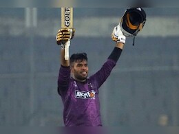 Fastest double century: पाकिस्तान के बल्लेबाज का जोरदार कारनामा, केवल 131 गेंदों पर दोहरा शतक ठोक रचा इतिहास, बना दिया रिकॉर्ड