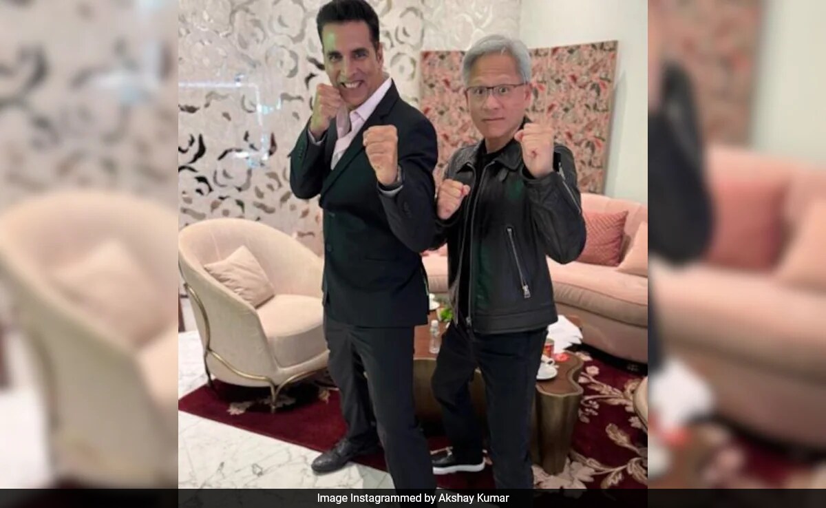 <i>Jab</i> Akshay Kumar Met World's Biggest Authority On Artificial Intelligence: "Ended Up Chatting About Martial Arts"
