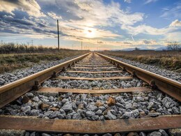 रेलवे ने बदला नियम - अब सिर्फ़ 60 दिन की होगी ट्रेन में एडवांस बुकिंग