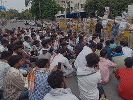 मंत्री खराड़ी और उदयपुर सांसद के खिलाफ BAP का धरना, सांसद बोले- अंग्रेजों के इतिहास को नहीं मान सकते मंत्री खराड़ी और उदयपुर सांसद के खिलाफ BAP का धरना, सांसद बोले- अंग्रेजों के इतिहास को नहीं मान सकते