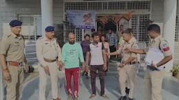 देसी कट्टा, मिर्च पाउडर और चाकू लेकर पार्क में बना रहे थे ये प्लान, खाकी ने किया भंडाफोड़