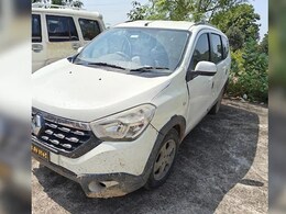 छतरपुर की वो सफेद गाड़ी... जिसे देखकर पुलिस को हुआ शक, अंदर भरी मिली ये चीज