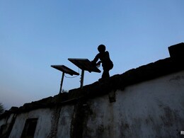 India's Renewable Energy Sector To See 18% Hiring Surge In FY25
