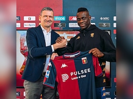 Serie A Strugglers Genoa Sign Mario Balotelli