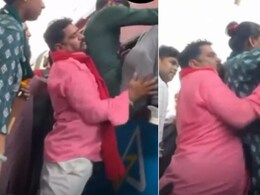 अंकल ने खचाखच भरी ट्रेन में यात्रियों को बैठाने का लगाया ऐसा जुगाड़, यूजर्स बोले- इसे कहते हैं... ट्रेन पर बैठाकर आना! अंकल ने खचाखच भरी ट्रेन में यात्रियों को बैठाने का लगाया ऐसा जुगाड़, यूजर्स बोले- इसे कहते हैं... ट्रेन पर बैठाकर आना!