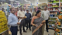 राजस्थान के Vishal Mega Mart में ग्राहकों के साथ ठगी, घी के नाम पर 500 रुपये किलो बेचा जा रहा पाम ऑयल