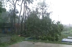 Heavy Rain, Strong Winds In Odisha, Bengal As Cyclone Dana Makes Landfall Heavy Rain, Strong Winds In Odisha, Bengal As Cyclone Dana Makes Landfall