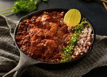 What Is The Story Behind Chicken 'Taka-Tak' And How To Make It