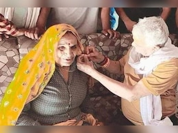 Karwa Chauth 2024: करवाचौथ पर किरोड़ी लाल मीणा ने गोलमा देवी को दिया तोहफा, पहनाई सोने की चेन  