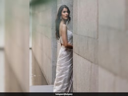 All That Pooja Hegde Needs To Set Elegant Fashion Inspiration Is Her Rs 48,000 Silver Tissue <i>Saree</i> All That Pooja Hegde Needs To Set Elegant Fashion Inspiration Is Her Rs 48,000 Silver Tissue <i>Saree</i>