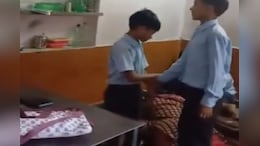 महिला टीचर ने स्कूल को बना दिया स्पा! बच्चों से पैर दबवाने का आया वीडियो, मंत्री मदन दिलावर ने कर दी कार्रवाई&nbsp;