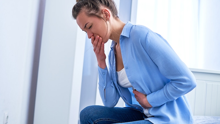 क्या सुबह उठते ही होता है उल्टी जैसा मन, मौसम में बदलाव या वायरल इंफेक्शन है वजह? जान लीजिए कारण