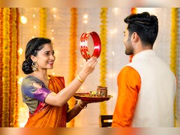Karwa Chauth 2024: मिट्टी के करवे से ही क्यों दिया जाता है चंद्रमा को अर्घ्य, जानें इसके पीछे का कनेक्शन Karwa Chauth 2024: मिट्टी के करवे से ही क्यों दिया जाता है चंद्रमा को अर्घ्य, जानें इसके पीछे का कनेक्शन