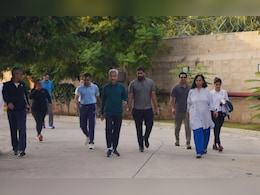 पाकिस्तान में एस जयशंकर की मॉर्निंग वॉक, भारतीय राजनयिकों संग सैर पर निकले विदेश मंत्री