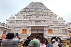 Tirupati Balaji Temple Replica Is Theme Of Puja Pandal In Kolkata Tirupati Balaji Temple Replica Is Theme Of Puja Pandal In Kolkata