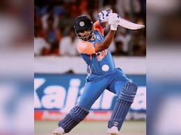 Ind vs Bang 3rd T20I: सैमसन का तूफानी अर्द्धशतक, इतने महीन अंतर से तोड़ दिया रोहित का रिकॉर्ड Ind vs Bang 3rd T20I: सैमसन का तूफानी अर्द्धशतक, इतने महीन अंतर से तोड़ दिया रोहित का रिकॉर्ड