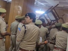 Ghaziabad Court Chaos After Judge vs Lawyer, Cops Chase Away Advocates Ghaziabad Court Chaos After Judge vs Lawyer, Cops Chase Away Advocates