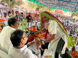 Video: जब मंच पर बैठे राजेंद्र राठौड़ को 200 का नोट देने पहुंची बुजुर्ग महिला, 'बाबोसा' भी हो गए हैरान