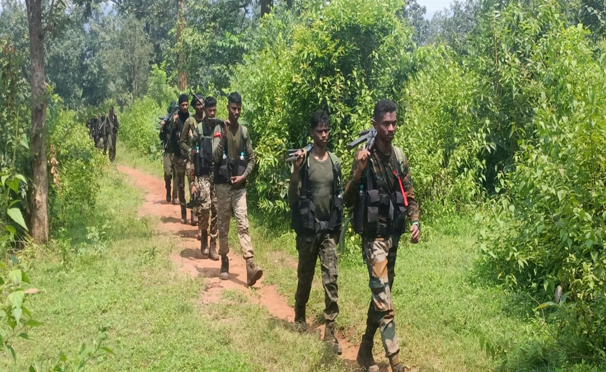 Anti Naxal Operation: नारायणपुर-दंतेवाड़ा बॉर्डर पर 31 नक्सलियों का सफाया, शाह-साय के बीच हुई ये बात